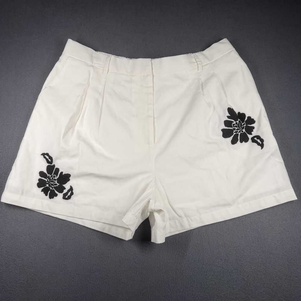 Dolan Shorts Womens XL White Floral Embroidered Pleated Chino Linen Blend Summer